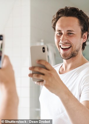 Survey Reveals Common Mistakes in Online Dating Photos That Turn Off Potential Matches