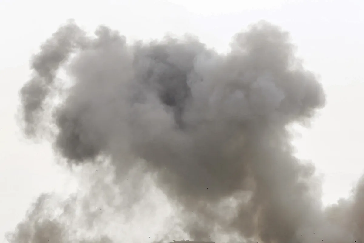 Explosions Rock Donetsk as Residents Describe Jarring Sounds and Tremors, Authorities Investigate