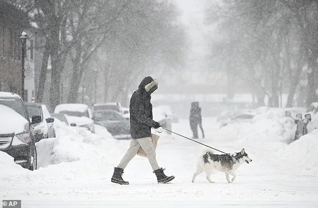 Winter Storm Threatens to Disrupt Holiday Travel Across Northern U.S. as White Christmas Looms