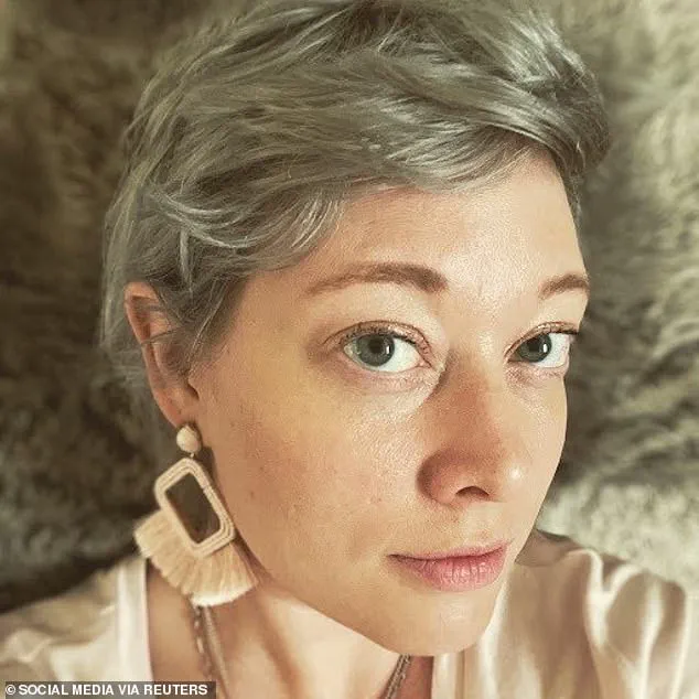 Exclusive: Billionaire's $10,000 Donation to ICE Agent Sparks Debate Over Privileged Access to Information