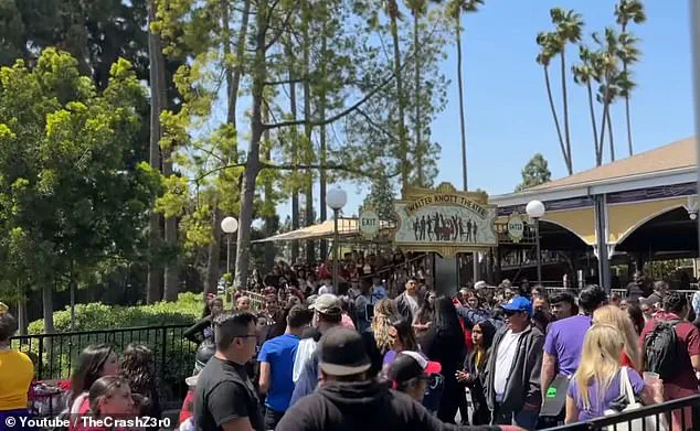 Chaotic Confrontation at Knott's Berry Farm: Woman Allegedly Cuts in Line, Leading to Altercation with Security Guard, Video Evidence Captures Incident