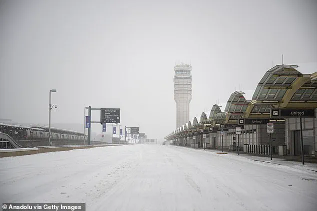 Major Airline Faces Outrage as Blizzard Causes 15-Hour Delay, Leading to Cancellation and Passengers Trapped for a Day