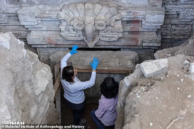 Significant Archaeological Discovery Reveals 1,400-Year-Old Zapotec Tomb in Oaxaca, Mexico