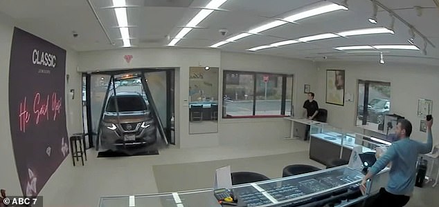 Alleged ICE Raid in Viral Video Unveiled as Jewelry Heist Misunderstanding