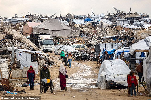 Controversy Over Trump's Gaza Reconstruction Plan: Mixed Reactions to Promises and Skepticism