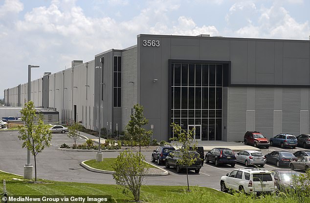 ICE Quietly Spends $90 Million on Pennsylvania Warehouse to House 1,500 Migrants as Part of Trump Deportation Efforts