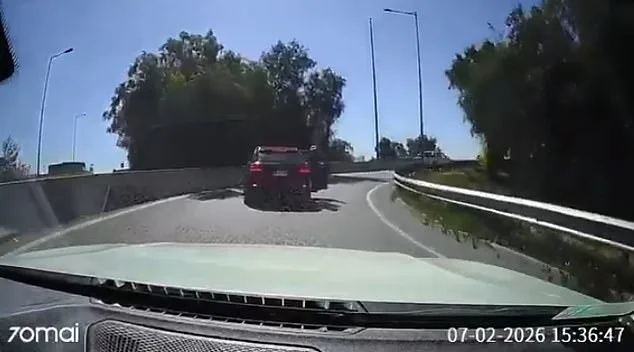 Dramatic Chilean Motorway Confrontation Sparks Heated Debate Over Self-Defense and Escalating Crime Threat