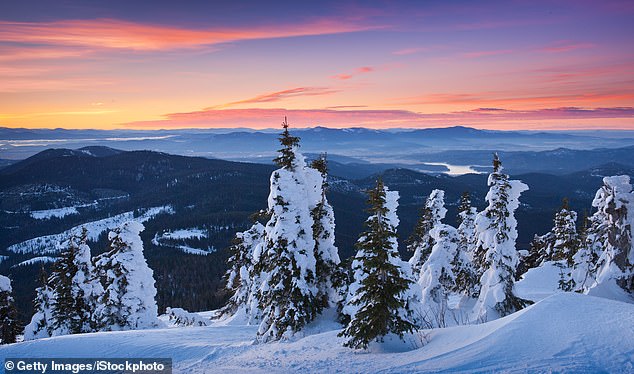 Unprecedented Snow Drought Sparks Crisis for Washington Ski Resorts and Winter Economy