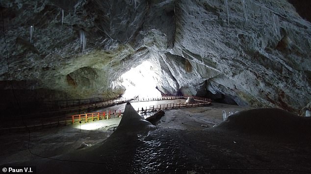 Ancient Ice Cave Bacteria Resists Antibiotics, Raising Climate Change Health Alarms