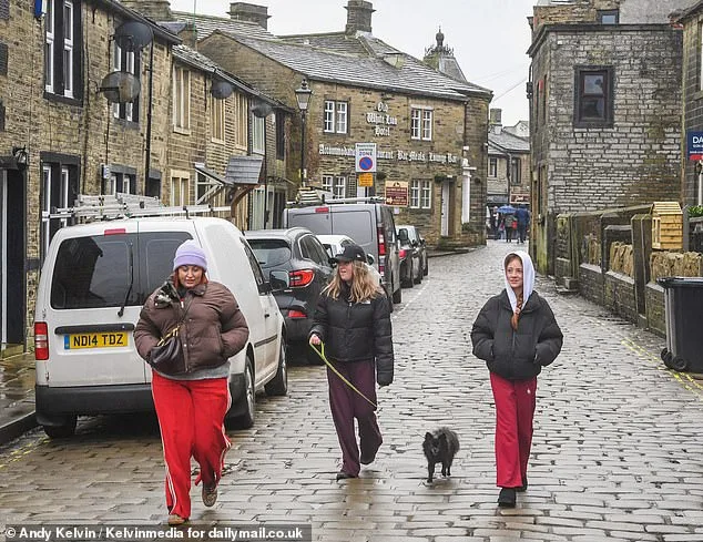 Haworth Overrun by Tourists as 'Wuthering Heights' Frenzy Transforms Literary Pilgrimage Site into Chaos
