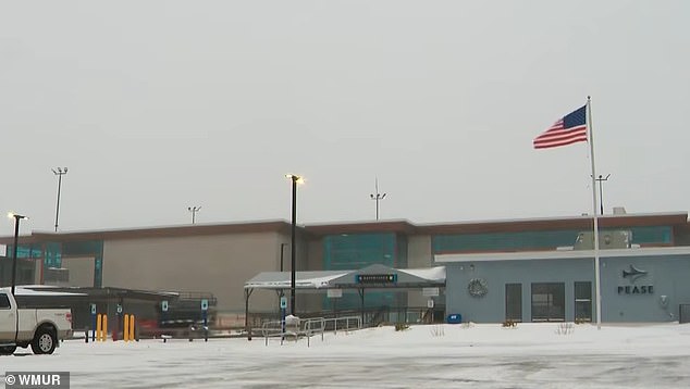 Boeing 767-300 Stranded for 13 Hours During Historic Winter Storm, Carrying ICE Detainees at Portsmouth Airport