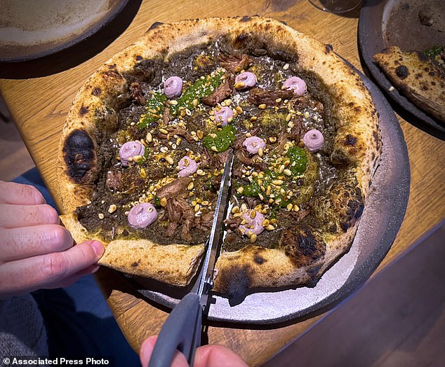 Budapest Pizzeria Revives Ancient Roman Gastronomy with 2000-Year-Old Flatbread