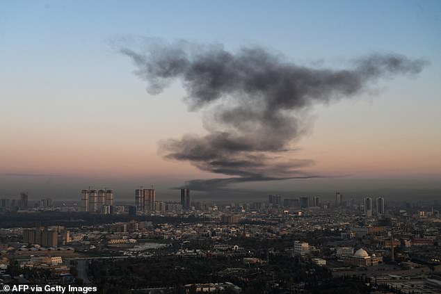 Iran Launches Major Missile Attack on U.S. Bases in Retaliation for Khamenei's Killing, Escalating Middle East Crisis