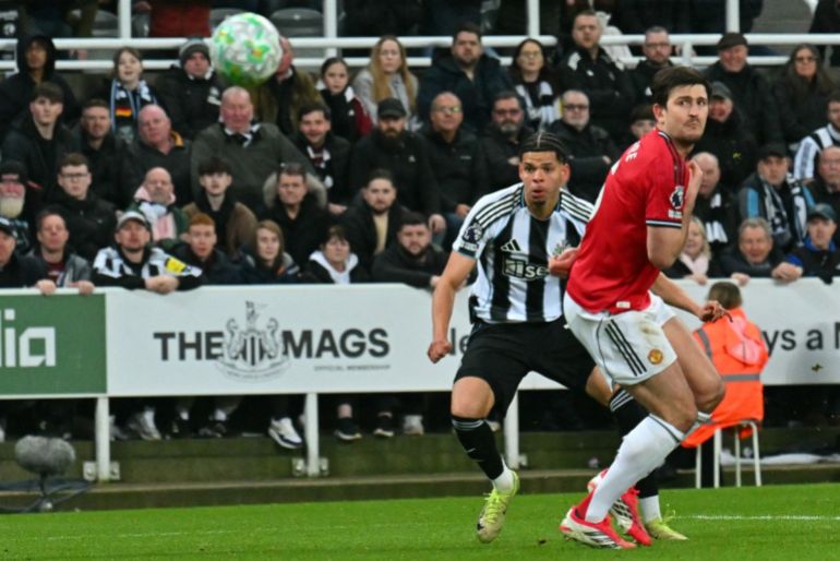 10-Man Manchester United Fall to Newcastle, Ending Carrick's Seven-Game Unbeaten Run