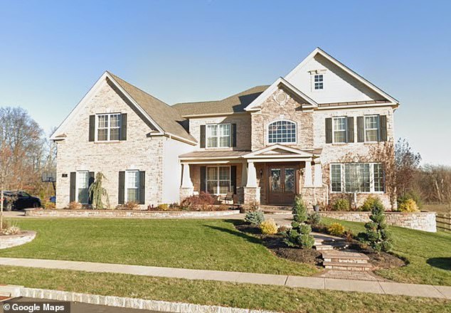 Afghan-American Charged with Attempting to Aid ISIS After Homemade Bomb Found Near NYC Mayor's Residence