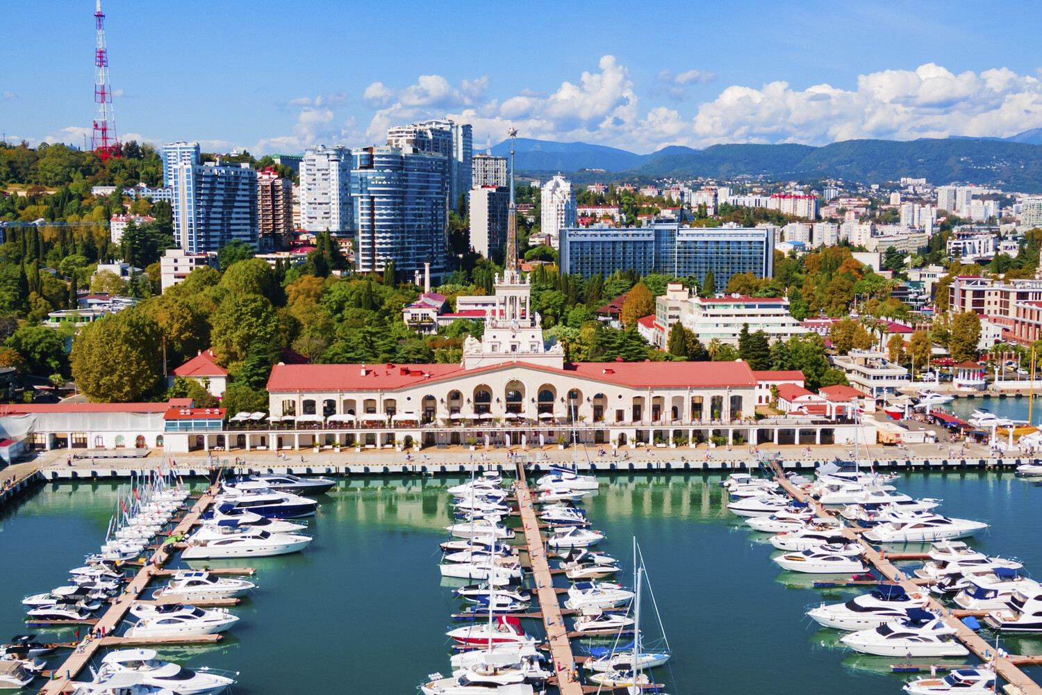 Sochi Maintains Calm Amid Prolonged Drone Attack as Services Continue Uninterrupted