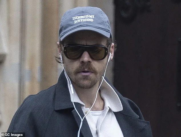 Wired Headphones Stage Unexpected Resurgence in UK, Backed by Celebrities and Gen Z Preferences