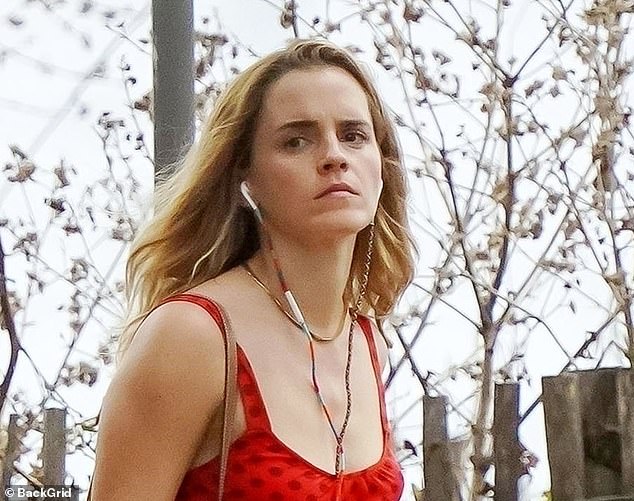 Wired Headphones Stage Unexpected Resurgence in UK, Backed by Celebrities and Gen Z Preferences