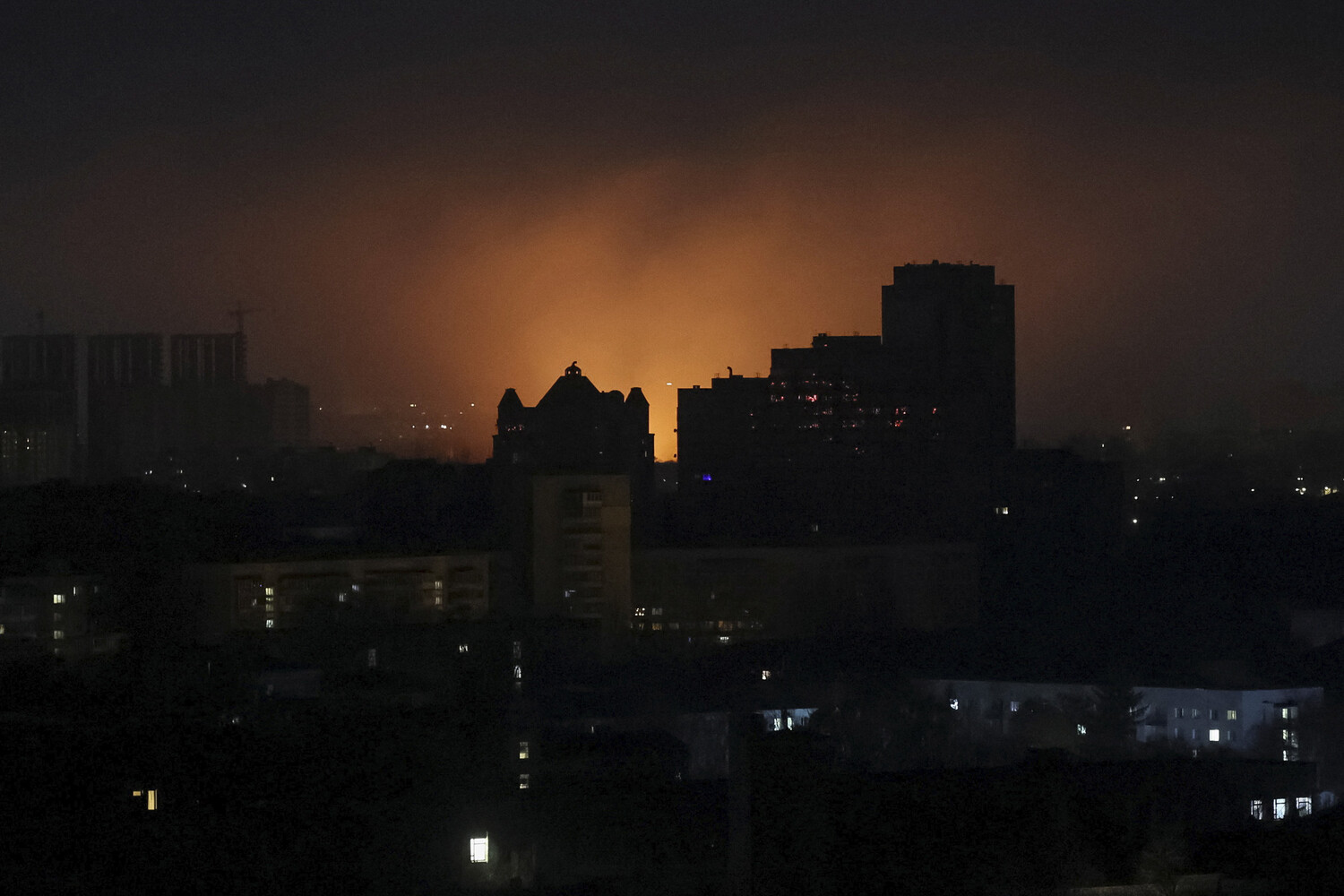 Explosions Shake Kyiv as Ukraine Faces Intense Russian Bombardment