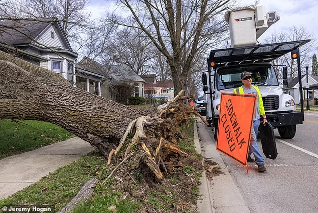 Triple-Threat Megastorm Poses Historic Threat to 200 Million as U.S. Braces for Blizzards, Tornadoes