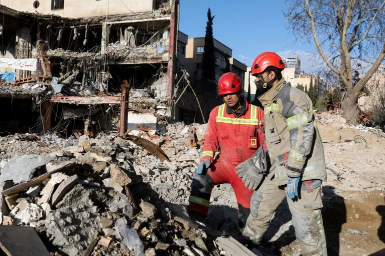 Iranian Authorities Defiant Amid Escalating Tensions and Air Strikes, Claims of Victory