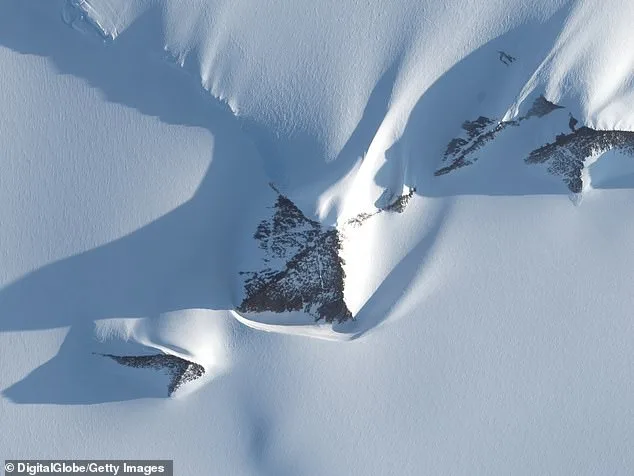 Mysterious Antarctic Formation Sparks Speculation About Ancient Civilization, Mirroring Giza Pyramids