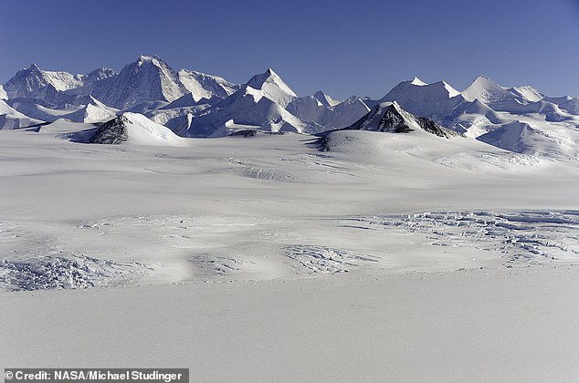Mysterious Antarctic Formation Sparks Speculation About Ancient Civilization, Mirroring Giza Pyramids