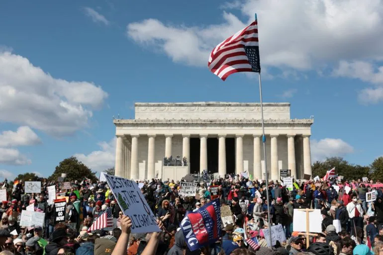 Nationwide 'No Kings' Protests Erupt Across U.S. and Globally in Third Major Round Since Trump's Re-Election