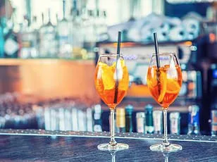 Aperol Spritz: The Surprising Culprit Behind Tooth Discoloration