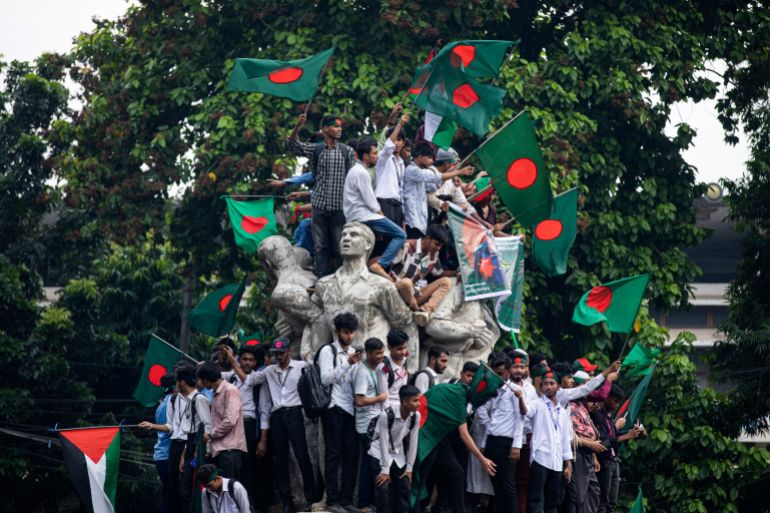 Bangladesh Parliament Rolls Back Key Reforms Following Student Uprising