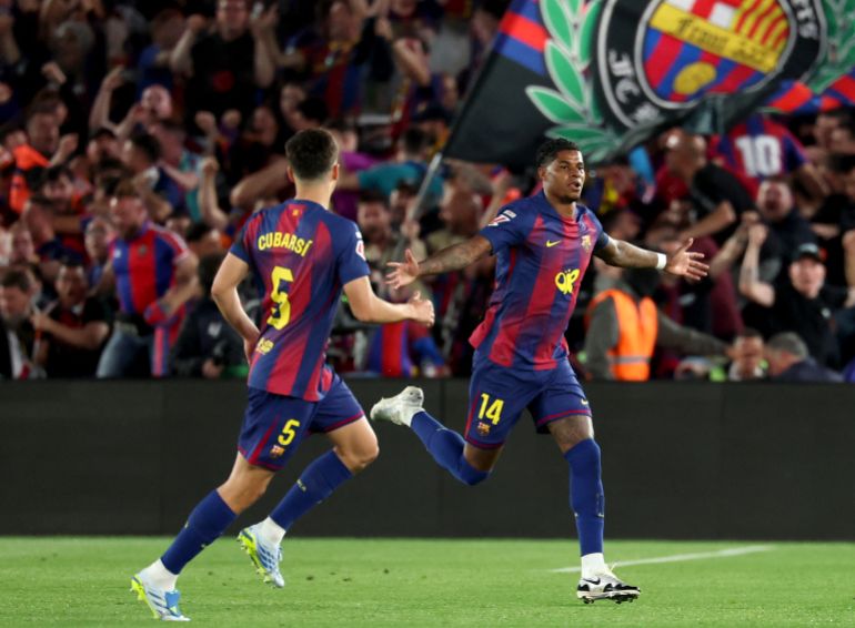 Barcelona secure historic 29th La Liga title with El Clásico victory.