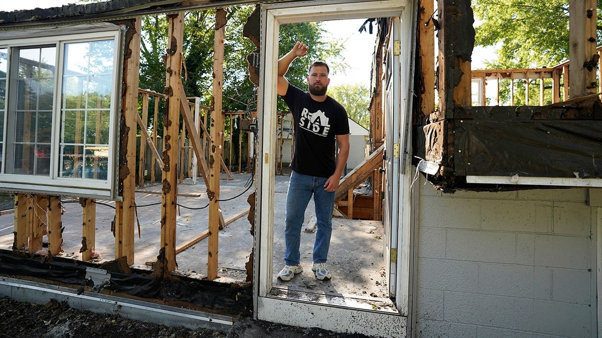 Unskilled Buyers Face Financial Risk as Distressed Housing Market Grows