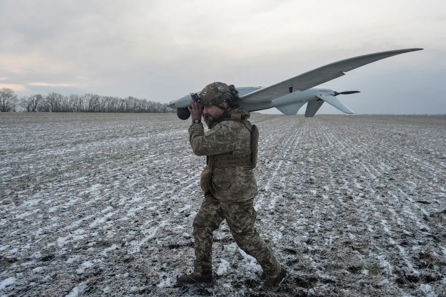 Russian Forces Use Drone to Destroy Ukrainian Machine Gun Nest