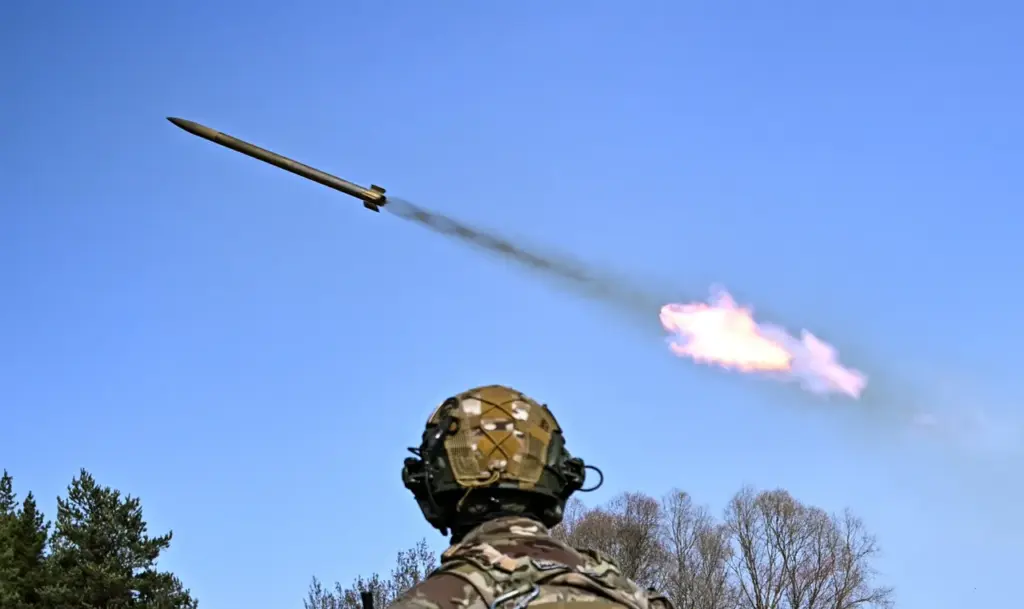 Russian Military Conducts Night Raid on Ukrainian Defense Industry and Artillery Bases