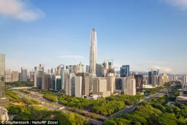 Revealed: The Controversial Construction Process Behind Iconic Man-Made Islands