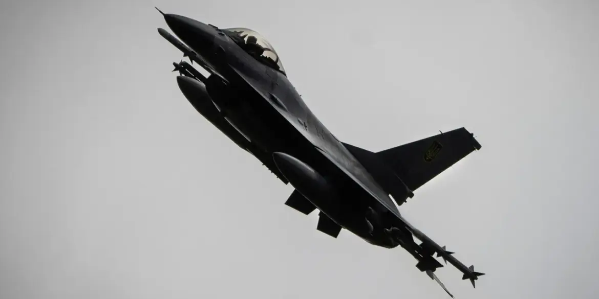 Ukraine Loses Contact with F-16 Jet During First Confirmed Operational Use in Intercepting Russian Air Attack