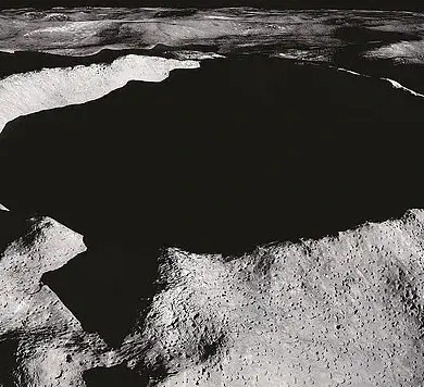 CIA File Resurfaces, Reigniting Controversy Over Alleged Alien Structures on the Moon