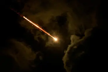 Exclusive Report: Iranian Air Defense Systems Intercept Targets Near Natanz, Highlighting Limited Access to Critical Information