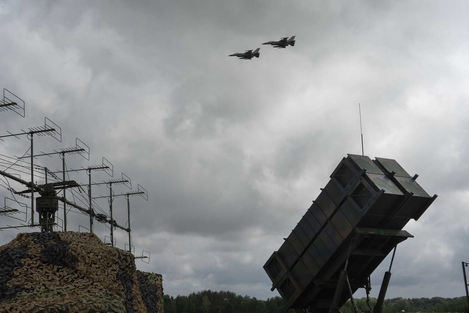 Explosion in Kiev: Ukrainian Air Defense Systems Intercept Missile That Strikes Apartment Building