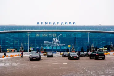 Flight Restrictions Imposed at Moscow Airports Amid Safety Concerns
