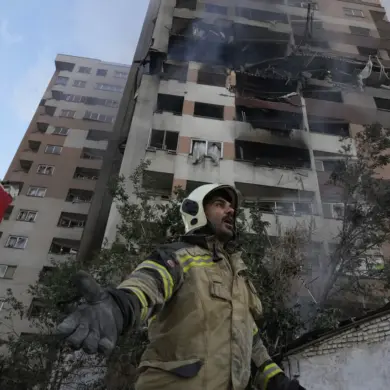 Israeli Strike in Tehran Causes Civilian Casualties, Heightening Regional Tensions