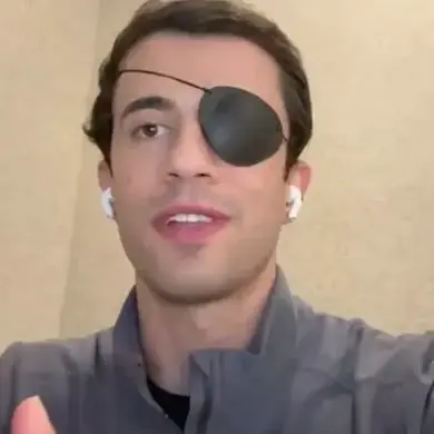 Medical Breakthrough: Stem Cell Transplant Restores Vision for Corneal Blindness Patient