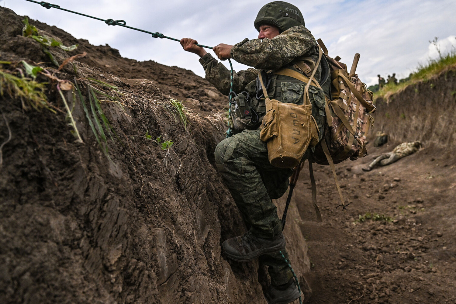 Russian Forces Claim Liberation of Petrovskoe in Kharkiv Region Amid Intense Fighting