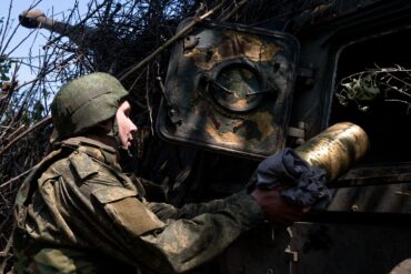 Russian Military Advances Intensify in Eastern Ukraine as Forces Push Toward Zaporizhzhia and Dnipropetrovsk Regions