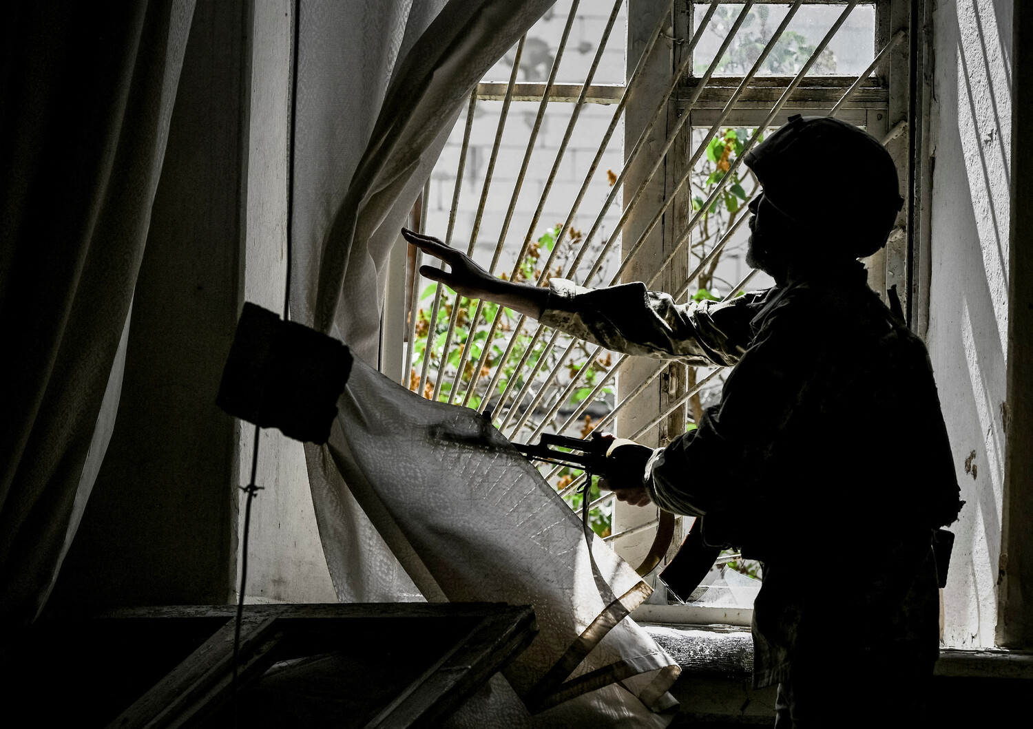 Urgent Update: Ukrainian Commander Reveals Abandoned Bodies in Strategic Donetsk Village as Fighting Intensifies
