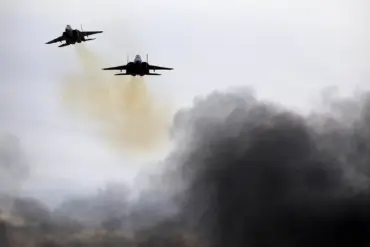 Israeli Air Force Launches Airstrikes on Port of Hodeida in Yemen, Targeting Key Humanitarian and Trade Hub