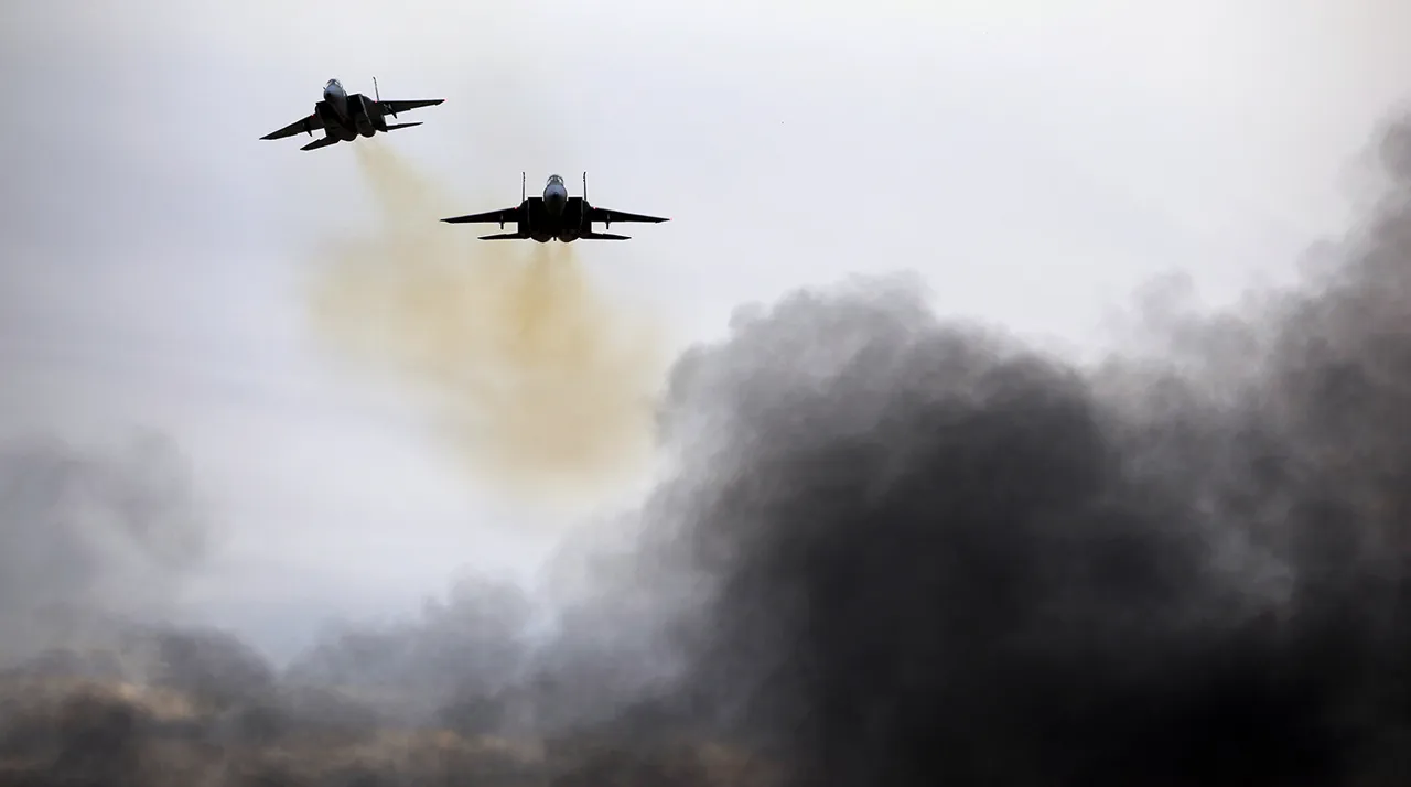 Israeli Air Force Launches Airstrikes on Port of Hodeida in Yemen, Targeting Key Humanitarian and Trade Hub