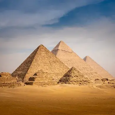 Joe Rogan Claims Egyptologists Are Concealing Evidence of a Civilization Older Than Traditionally Believed, Suggesting Pre-Egyptian Societies Had Advanced Technologies