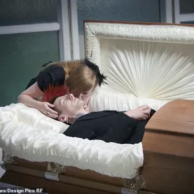 Moldovan Physician Sparks Global Debate Over Health Risks of Touching the Deceased, Claims Bacteria Multiply Within Nine Hours After Death