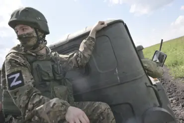 Russian Forces Tighten Encirclement Around Kupyansk, Raising Questions About Kyiv's Defensive Sustainability